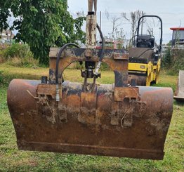 Godet construction Manitou GODET HYDRAULIQUE DE REPRISE SUR TABLIER FEM II 2T5  LARGEUR 1M65 - 2