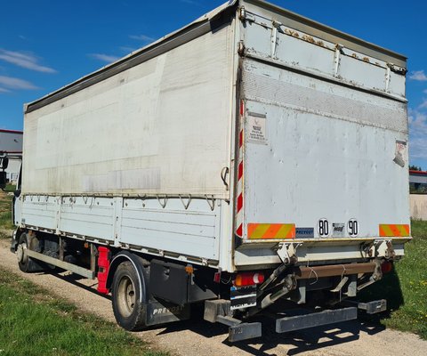 Camion porteur Renault Trucks MIDLUM 180 DCI