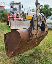 Godet construction Manitou GODET HYDRAULIQUE DE REPRISE SUR TABLIER FEM II 2T5  LARGEUR 1M65 - 5