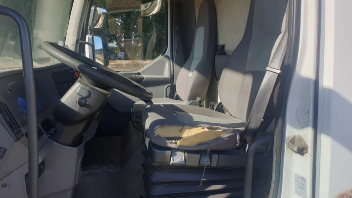 Camion porteur Renault Trucks MIDLUM 180 DCI