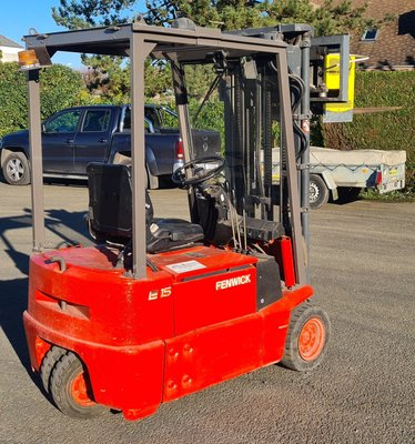 Chariot élévateur électrique Fenwick Linde E15