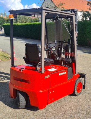 Chariot élévateur électrique Fenwick Linde E15