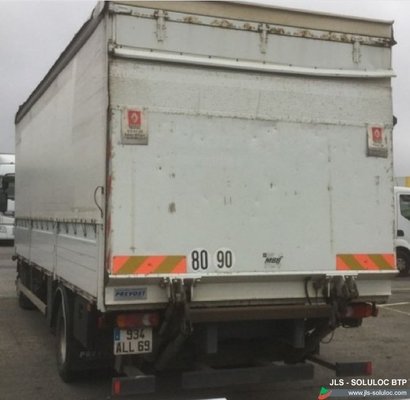Camion porteur Renault Trucks MIDLUM 180 DCI