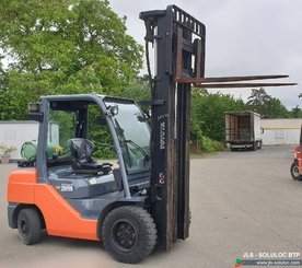 Chariot élévateur gaz Toyota 02 8FGJF 35 - 2